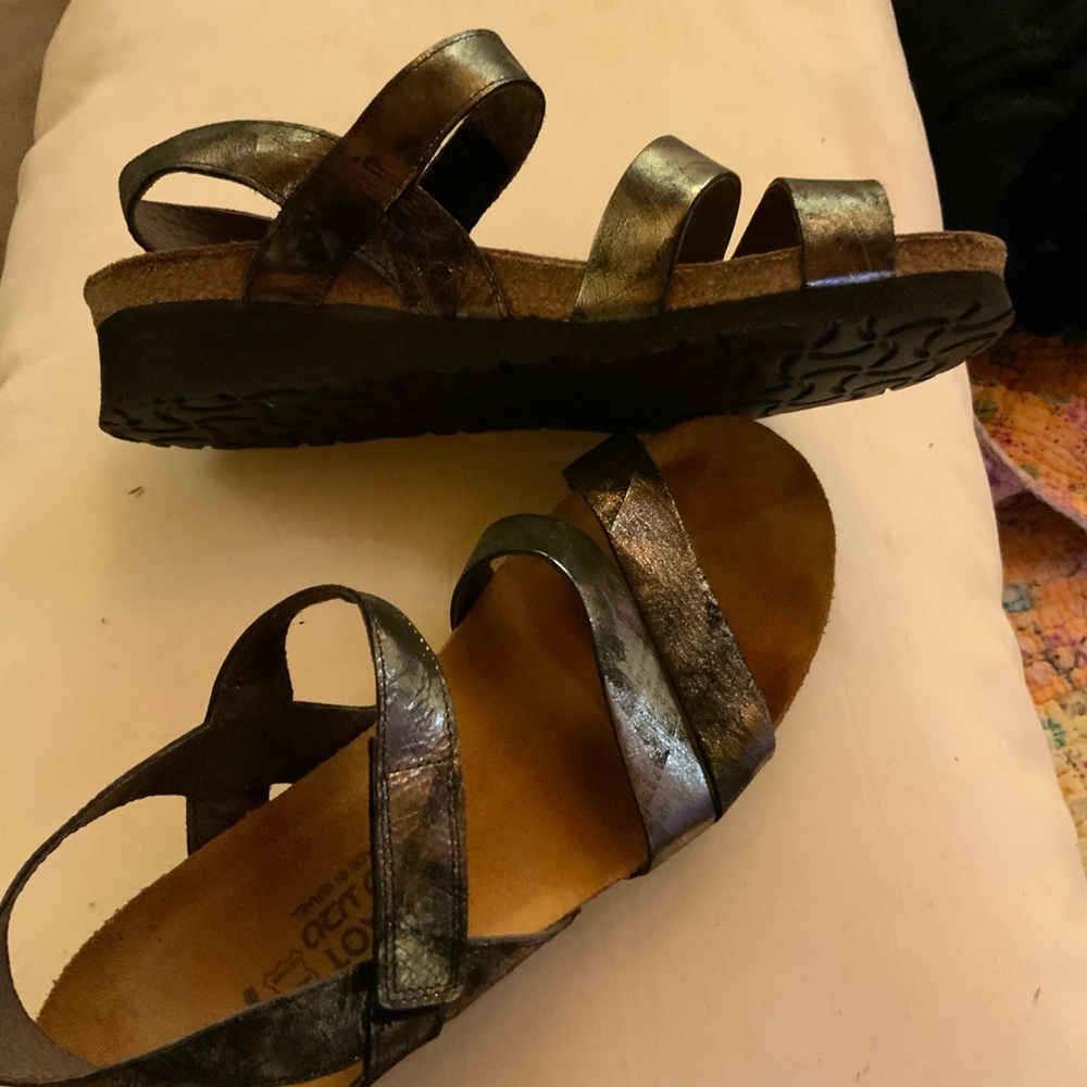 Naot metallic sandals - Picture 3 of 6